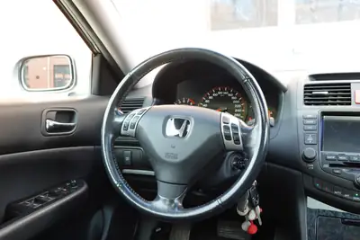 Honda Accord 2.4i S Executive — Berline élégante, équipée cuir et GPS, sans accident — Miniature 12