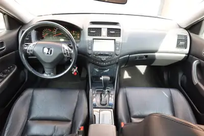 Honda Accord 2.4i S Executive — Berline élégante, équipée cuir et GPS, sans accident — Miniature 11