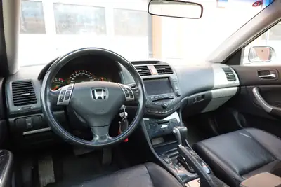 Honda Accord 2.4i S Executive — Berline élégante, équipée cuir et GPS, sans accident — Miniature 13
