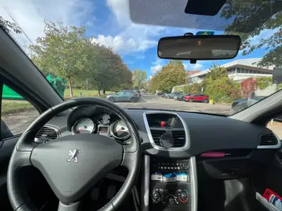 Peugeot 207 1.4 16V 95 Active — Citadine fiable, faible kilométrage et consommation maîtrisée — intérieur