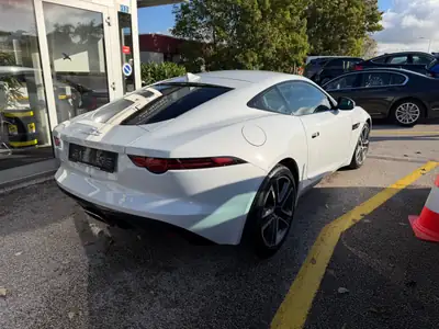 Jaguar F-Type Coupé 2.0 I4 — Sportive Britannique Élégante, 59 500 km — rear view