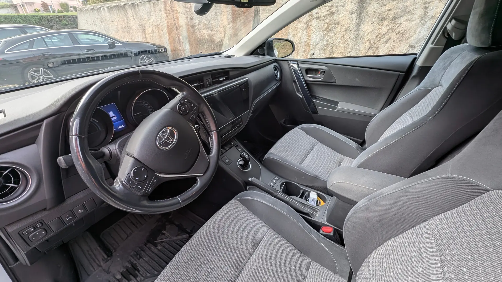 Toyota Auris 2018 occasion Bouveret — 4