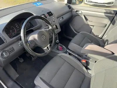 VW Touran 1.6 TDI — Monospace familial fiable, 138000 km, moteur économe — interior