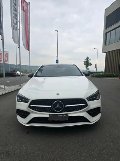 Mercedes-Benz CLA 250 Swiss Star AMG Line — Berline sportive 4Motion, 88 000 km — côté