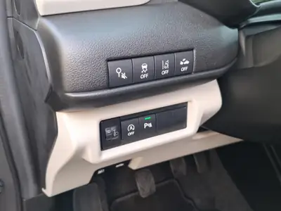 Suzuki Swift 1.2 Piz Sulai Top Hybrid 4x4 — Citadine polyvalente avec technologie hybride et traction intégrale — Thumbnail 8