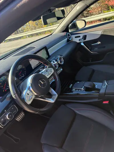 Mercedes-Benz CLA 250 Swiss Star AMG Line 4matic — Berline compacte sportive, 65'000 km seulement — dashboard