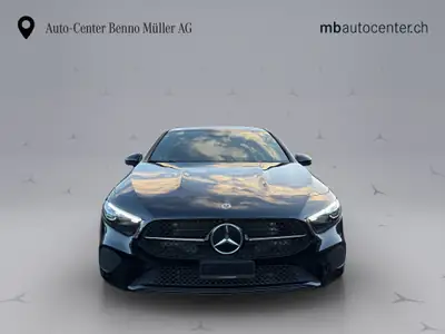 Mercedes-Benz Classe A 200 Night Star — Berline compacte hybride légère, 20 km seulement — Miniature 8