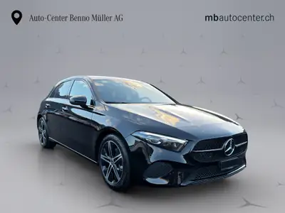 Mercedes-Benz Classe A 200 Night Star — Berline compacte hybride légère, 20 km seulement — Miniature 7