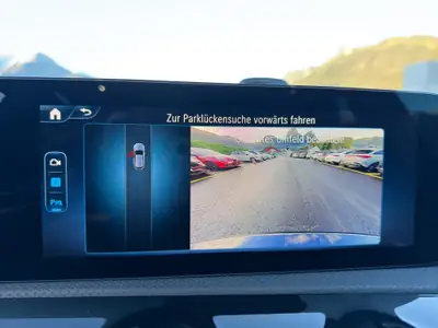 Mercedes-Benz Classe A 200 Night Star — Berline compacte hybride légère, 20 km seulement — Miniature 20