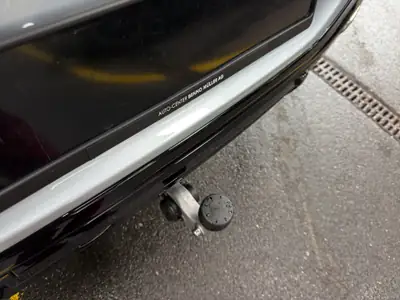 Mercedes-Benz GLC 400 4Matic — SUV électrique haute performance, 20 km seulement — Miniatur 16