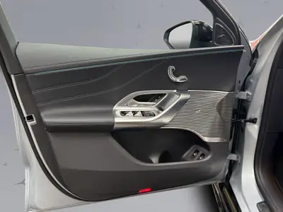 Mercedes-Benz GLC 400 4Matic — SUV électrique haute performance, 20 km seulement — Miniatur 19