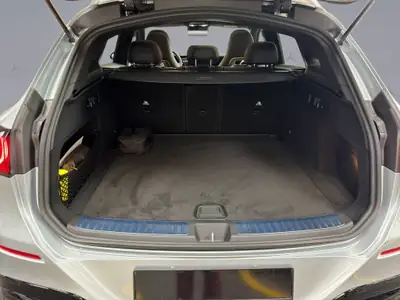 Mercedes-Benz GLC 400 4Matic — SUV électrique haute performance, 20 km seulement — Miniatur 22