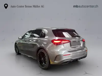 Mercedes-Benz A 250 AMG Line — Berline compacte hybride, moins de 20 km — Innenraum