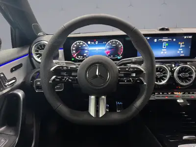 Mercedes-Benz A 250 AMG Line — Berline compacte hybride, moins de 20 km — Miniatur 12