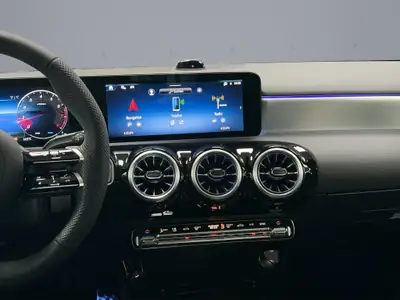Mercedes-Benz A 250 AMG Line — Berline compacte hybride, moins de 20 km — Miniatur 14