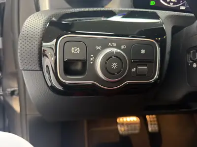 Mercedes-Benz A 250 AMG Line — Berline compacte hybride, moins de 20 km — Miniatur 18