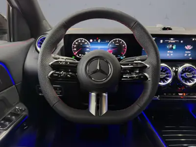 Mercedes-Benz GLA 250 AMG Line 4matic — SUV compact hybride, 238 ch et très peu kilométré — Miniatur 12