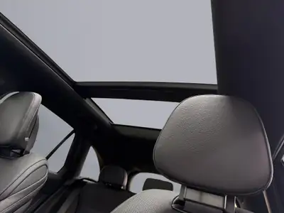 Mercedes-Benz GLC 53 AMG — SUV sportif hybride essence, 472 ch et très faible kilométrage — Miniature 12