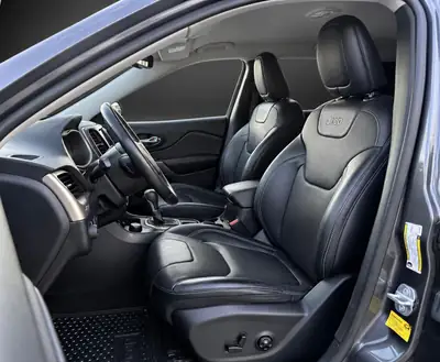 Jeep Cherokee 3.2 Limited AWD — SUV robuste, 272 PS, sans accident — Miniature 7