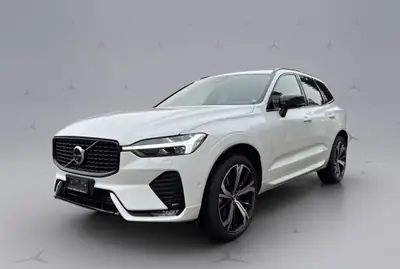Volvo XC60 2.0 B4 MH Ultimate Dark AWD — SUV hybride diesel, traction intégrale et service premium inclus — Seitenansicht