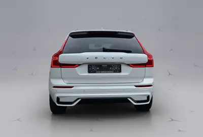 Volvo XC60 2.0 B4 MH Ultimate Dark AWD — SUV hybride diesel, traction intégrale et service premium inclus — Armaturenbrett