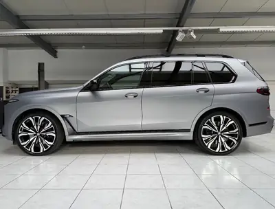 BMW X7 xDrive 48V M60i — SUV 7 places premium, 530 ch et technologie hybride — interior