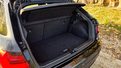 Audi A1 Sportback 30 TFSI S line — Citadine dynamique, boîte auto, sans sinistre — vista posteriore