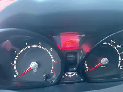 Ford Fiesta 1.6 16V Sport — Citadine dynamique, essence économique et fiable — detail