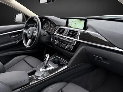 BMW 330d xDrive Touring — Break diesel 258 PS, transmission automatique, état impeccable — Thumbnail 10