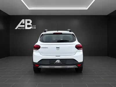 Dacia Sandero Stepway TCe 90 — Compacte polyvalente, essence économe et fiable — interior