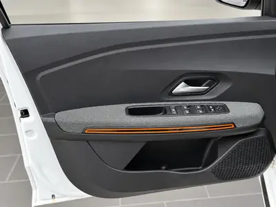 Dacia Sandero Stepway TCe 90 — Compacte polyvalente, essence économe et fiable — Thumbnail 14