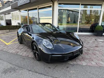 Porsche 911 Carrera Cabriolet PDK — Roadster mythique, 11 800 km, phase 1 — rear view