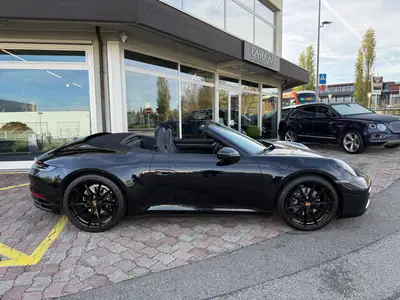 Porsche 911 Carrera Cabriolet PDK — Roadster mythique, 11 800 km, phase 1 — dashboard