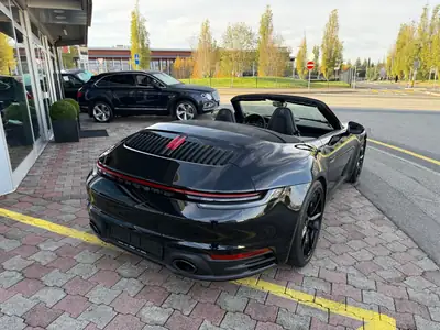 Porsche 911 Carrera Cabriolet PDK — Roadster mythique, 11 800 km, phase 1 — Thumbnail 9