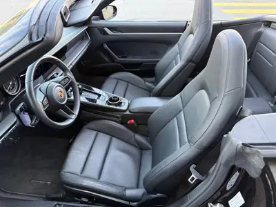 Porsche 911 Carrera Cabriolet PDK — Roadster mythique, 11 800 km, phase 1 — Thumbnail 13
