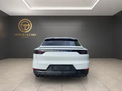Porsche Cayenne S Coupé 2019 — SUV sportif, 440 ch, suivi Porsche complet — interior