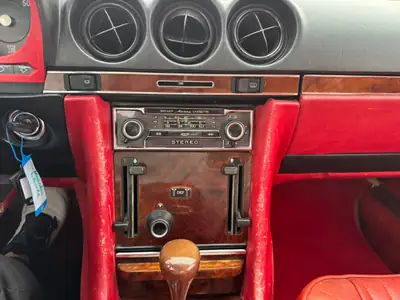 Mercedes-Benz SL 350 Cabrio 1972 — Légende des routes, édition Raritäten RR Rallye 62 — Miniature 25