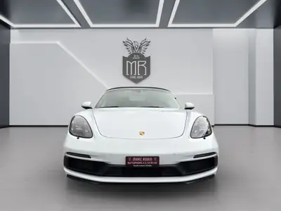 Porsche 718 Boxster GTS — Cabriolet sport turbo 365 ch, très bas kilométrage — side view