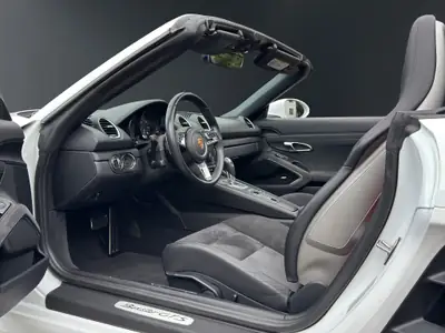 Porsche 718 Boxster GTS — Cabriolet sport turbo 365 ch, très bas kilométrage — Thumbnail 9