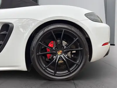 Porsche 718 Boxster GTS — Cabriolet sport turbo 365 ch, très bas kilométrage — Thumbnail 21