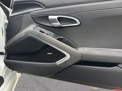 Porsche 718 Boxster GTS — Cabriolet sport turbo 365 ch, très bas kilométrage — Thumbnail 25