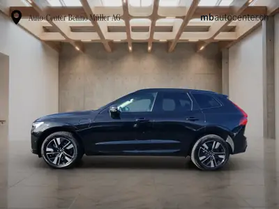 Volvo XC60 2.0 T6 TE Plus Dark eAWD — SUV hybride rechargeable, 7000 km seulement — Seitenansicht