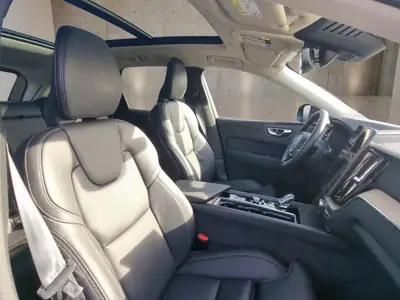 Volvo XC60 2.0 T6 TE Plus Dark eAWD — SUV hybride rechargeable, 7000 km seulement — Miniatur 16