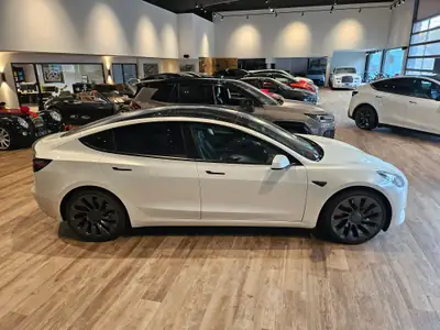 Tesla Model 3 Performance Dual Motor — 513 ch, AWD, véhicule suisse impeccable — Thumbnail 8
