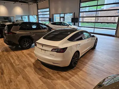 Tesla Model 3 Performance Dual Motor — 513 ch, AWD, véhicule suisse impeccable — Thumbnail 10