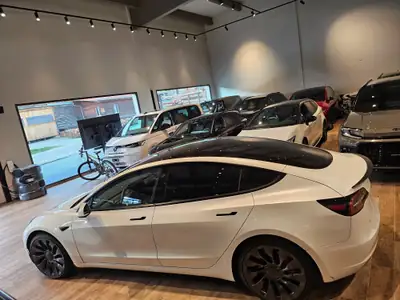 Tesla Model 3 Performance Dual Motor — 513 ch, AWD, véhicule suisse impeccable — Thumbnail 15