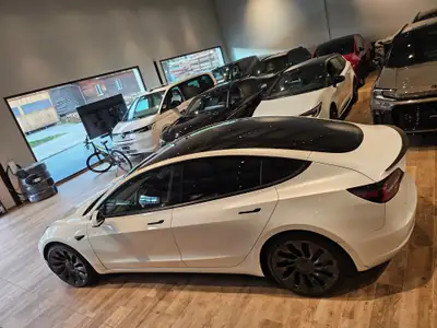 Tesla Model 3 Performance Dual Motor — 513 ch, AWD, véhicule suisse impeccable — Thumbnail 16