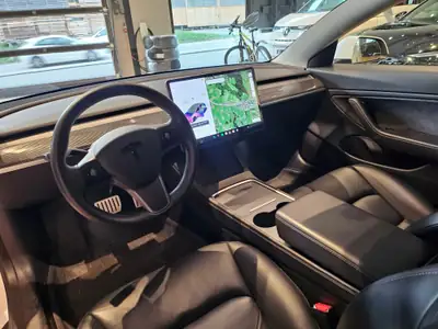Tesla Model 3 Performance Dual Motor — 513 ch, AWD, véhicule suisse impeccable — Thumbnail 23