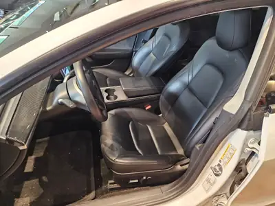 Tesla Model 3 Performance Dual Motor — 513 ch, AWD, véhicule suisse impeccable — Thumbnail 26