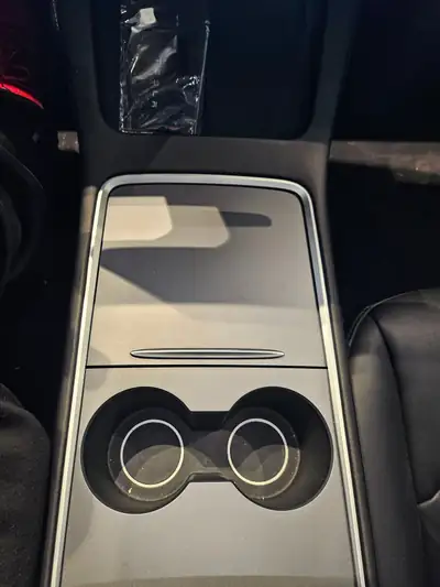 Tesla Model 3 Performance Dual Motor — 513 ch, AWD, véhicule suisse impeccable — Thumbnail 28